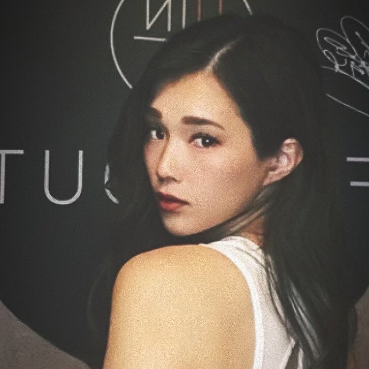 トータルビューティーサロンQUEEN 代表 SIZUCA様